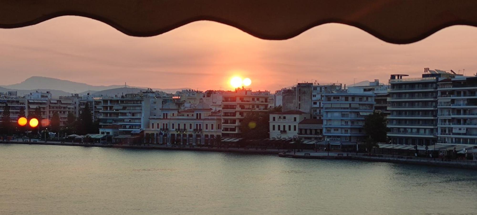 Debbie'S Διαμέρισμα Δίπλα Στο Νερό ! Chalkida Luaran gambar
